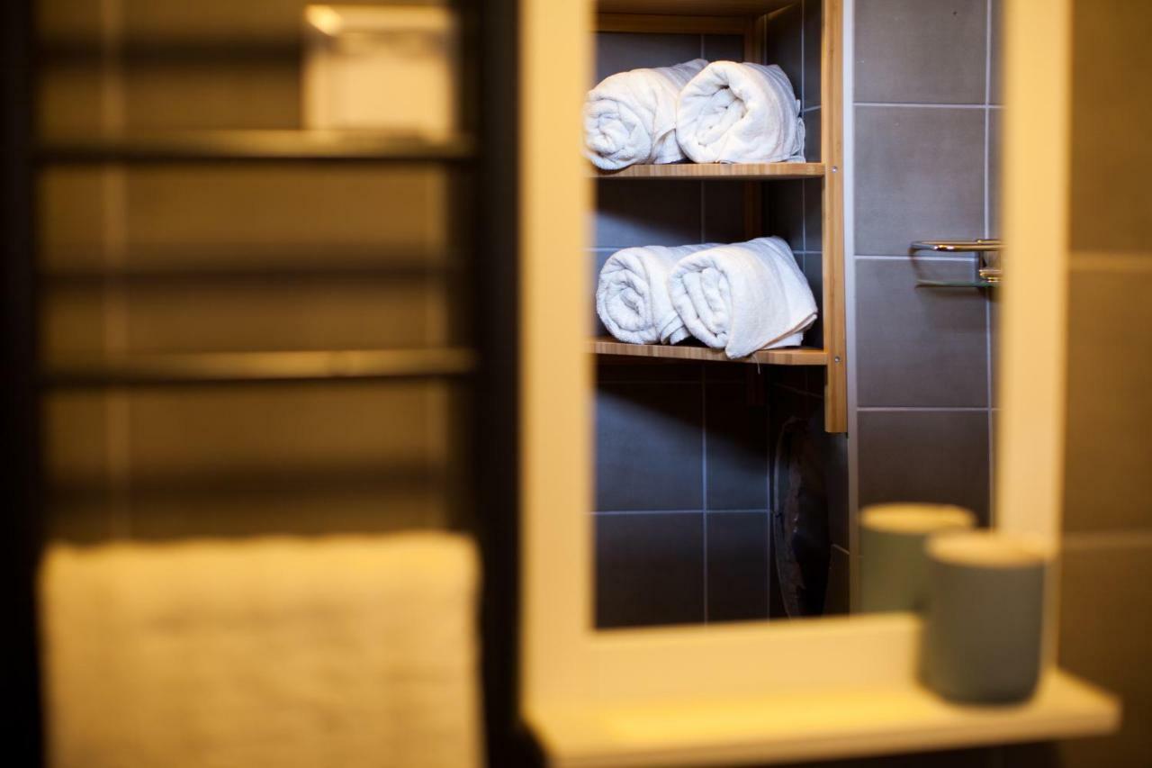 Two Towers Apartman Мисколк Екстериор снимка