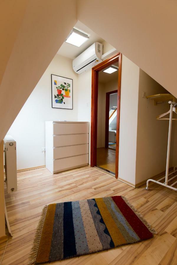 Two Towers Apartman Мисколк Екстериор снимка