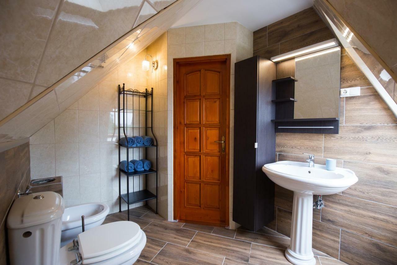 Two Towers Apartman Мисколк Екстериор снимка